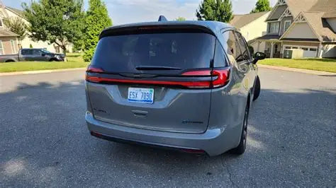 Chrysler Pacifica PHEV | 2025