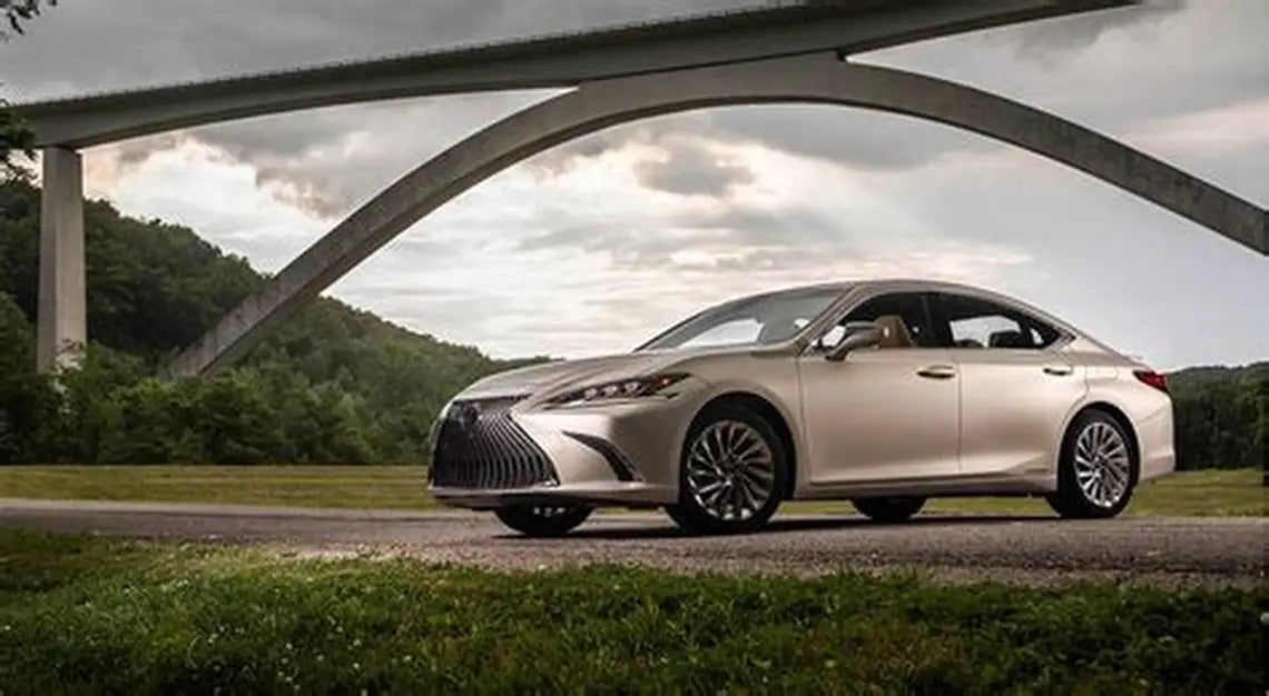 Lexus ES 300h | 2025