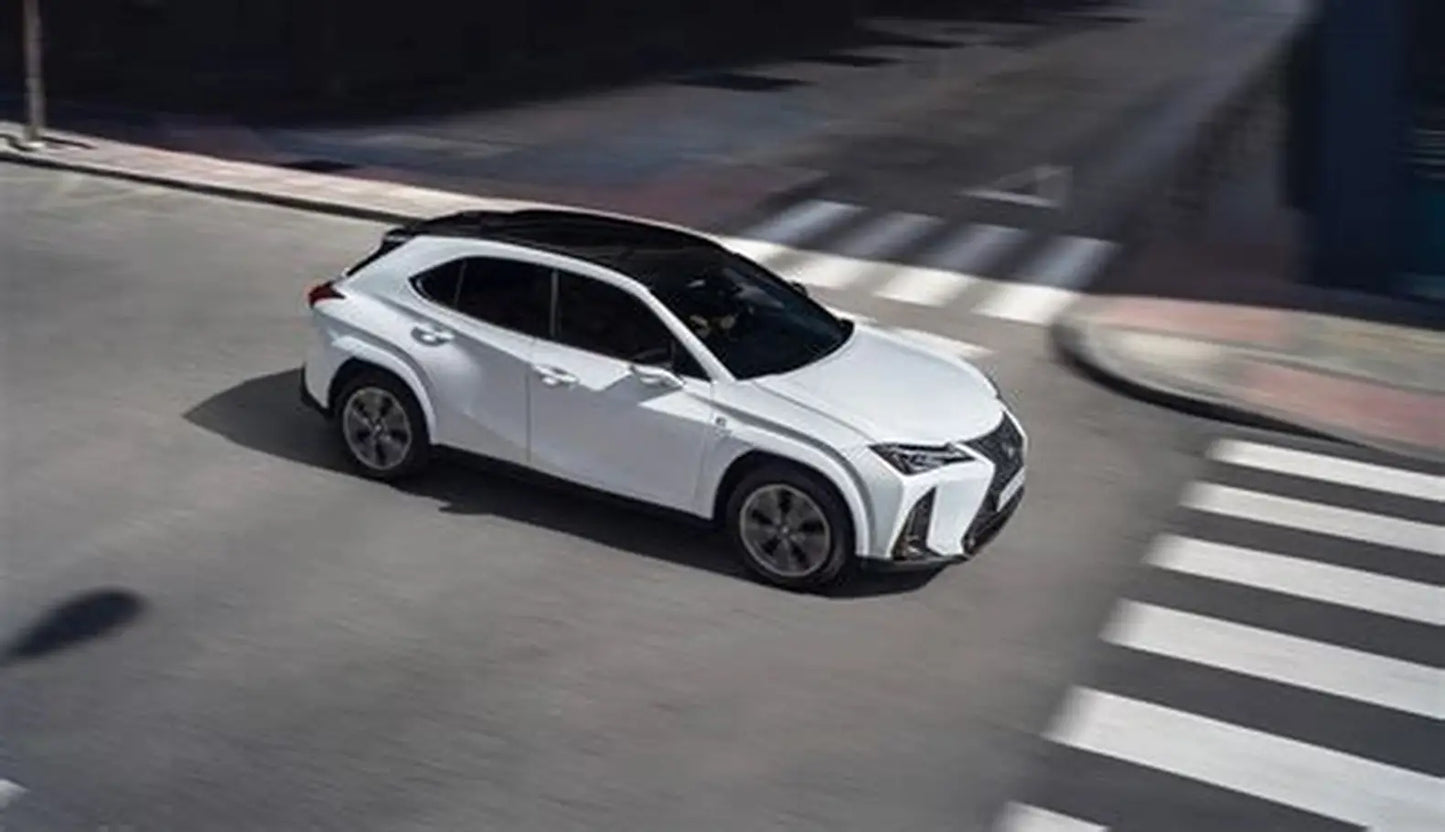 Lexus UX | 2025