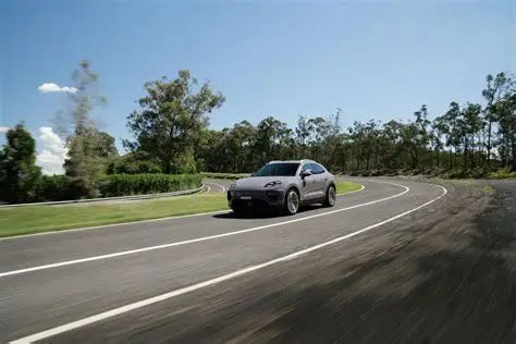 Porsche Macan | 2025