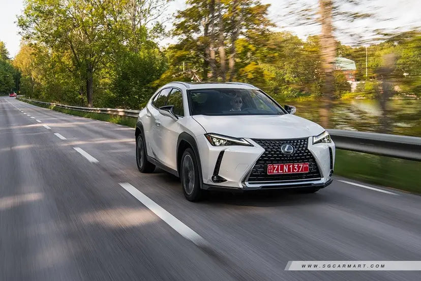 Lexus UX | 2025