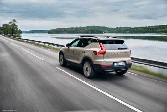 Volvo EX40 | 2025